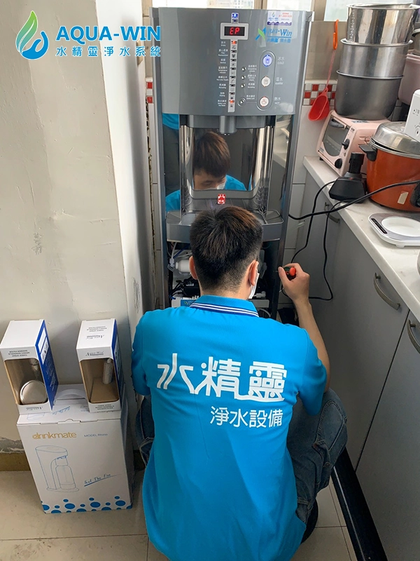 技師師傅幫我們開始安裝