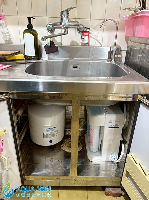 台東市透天廚下安裝 HY-8099 快拆式五道 RO 純水機，實際安裝情形實拍