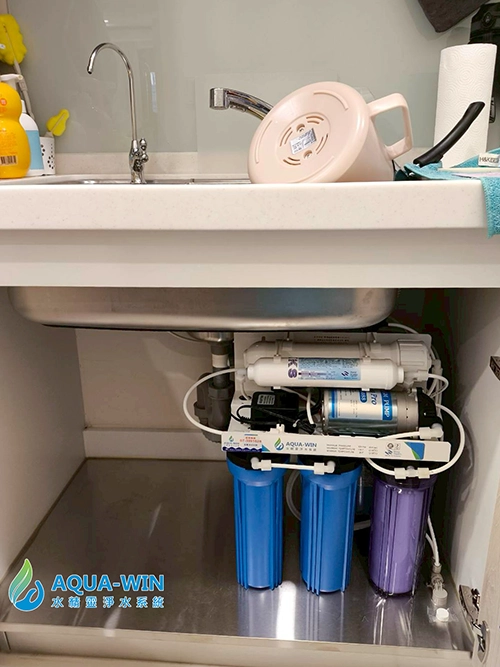 屏東市大樓廚下安裝 HY-3034 傳統五道 RO 純水機，組合架家用型實際安裝情形實拍