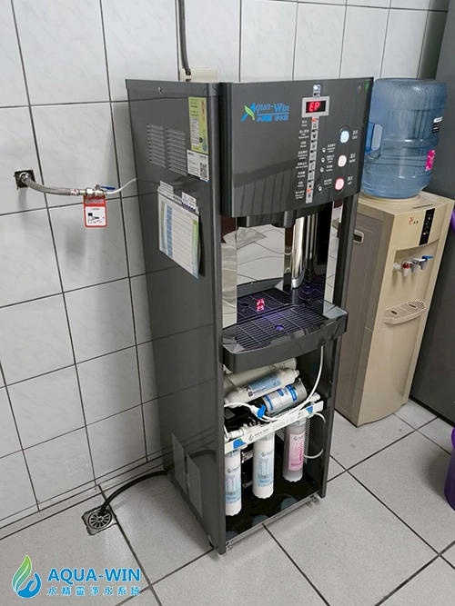 嘉義市透天住宅安裝 AW-009立式三溫智慧型飲水機，冰溫熱落地型飲水設備實際安裝實拍