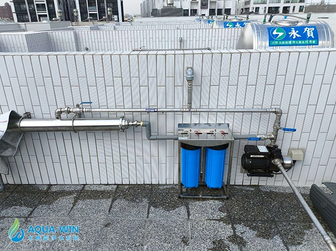 高雄大寮工廠水塔安裝 15 吋白鐵大胖二道過濾器，PP＋活性碳濾心水塔過濾系統實際安裝情形實拍